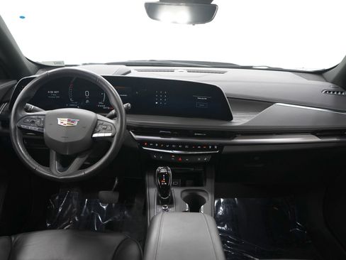 Used 2024 Cadillac XT4 Premium Luxury image 16