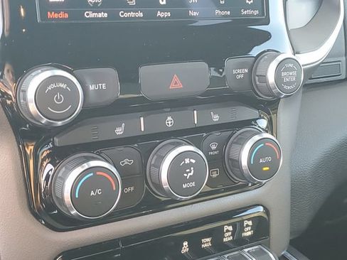 Used 2020 RAM 1500 Big Horn AWD/4WD image 23