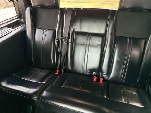 Used 2017 Lincoln Navigator Select image 11