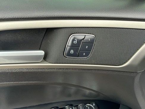 Used 2016 Ford Fusion SE w/ Equipment Group 202A FWD image 13