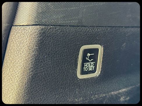 Used 2024 Jeep Wagoneer L Series II w/ Flexible Seating Group image 21