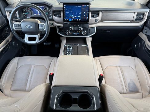 Used 2024 Ford Expedition Limited image 18