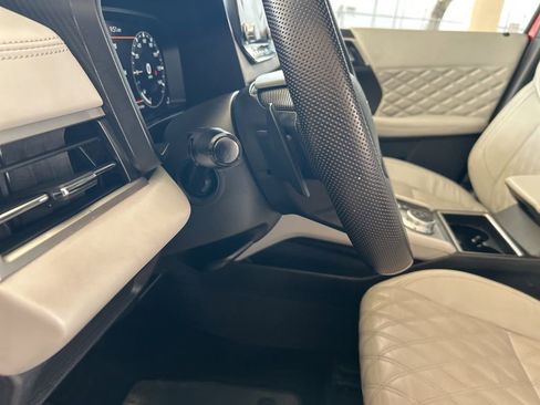 Used 2023 Mitsubishi Outlander SEL image 42