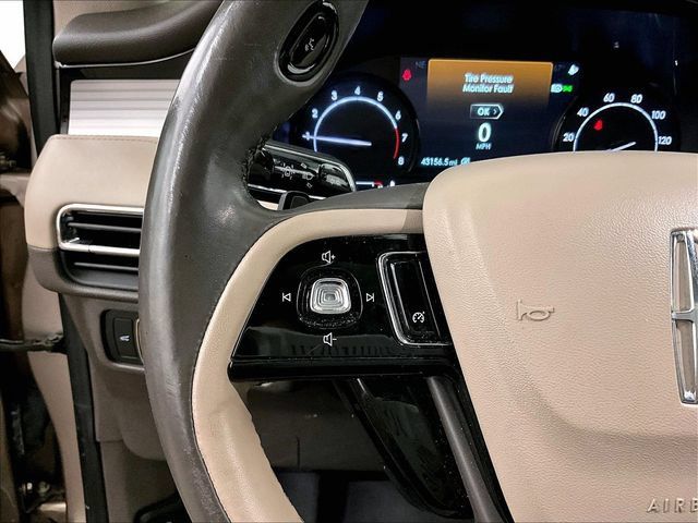 Used 2020 Lincoln Corsair AWD w/ Premium Package image 17