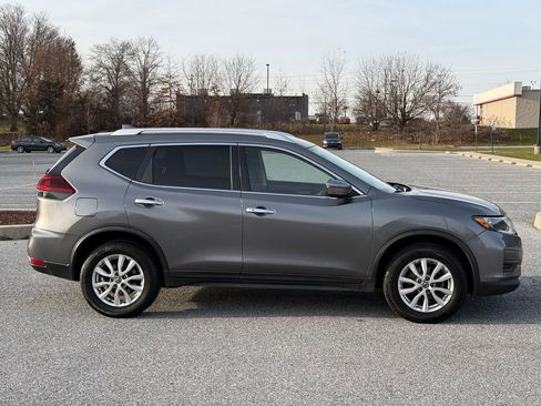 Used 2019 Nissan Rogue SV image 9