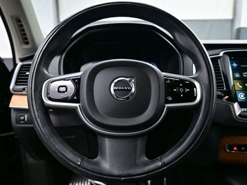 Used 2021 Volvo XC90 T6 Momentum w/ Advanced Package image 25