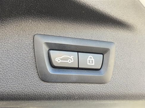 Used 2021 BMW X7 M50i image 8