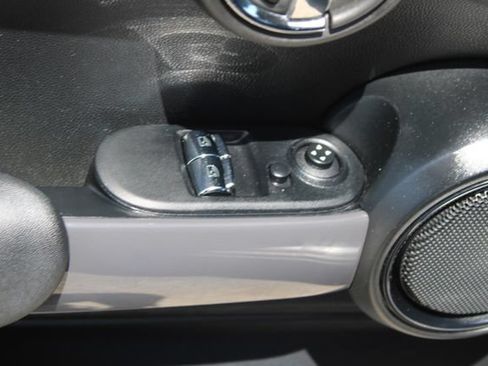 Used 2020 MINI Cooper 2-Door Hardtop FWD image 10