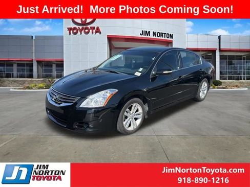 Used 2012 Nissan Altima 3.5 SR w/ Sport Pkg image 2