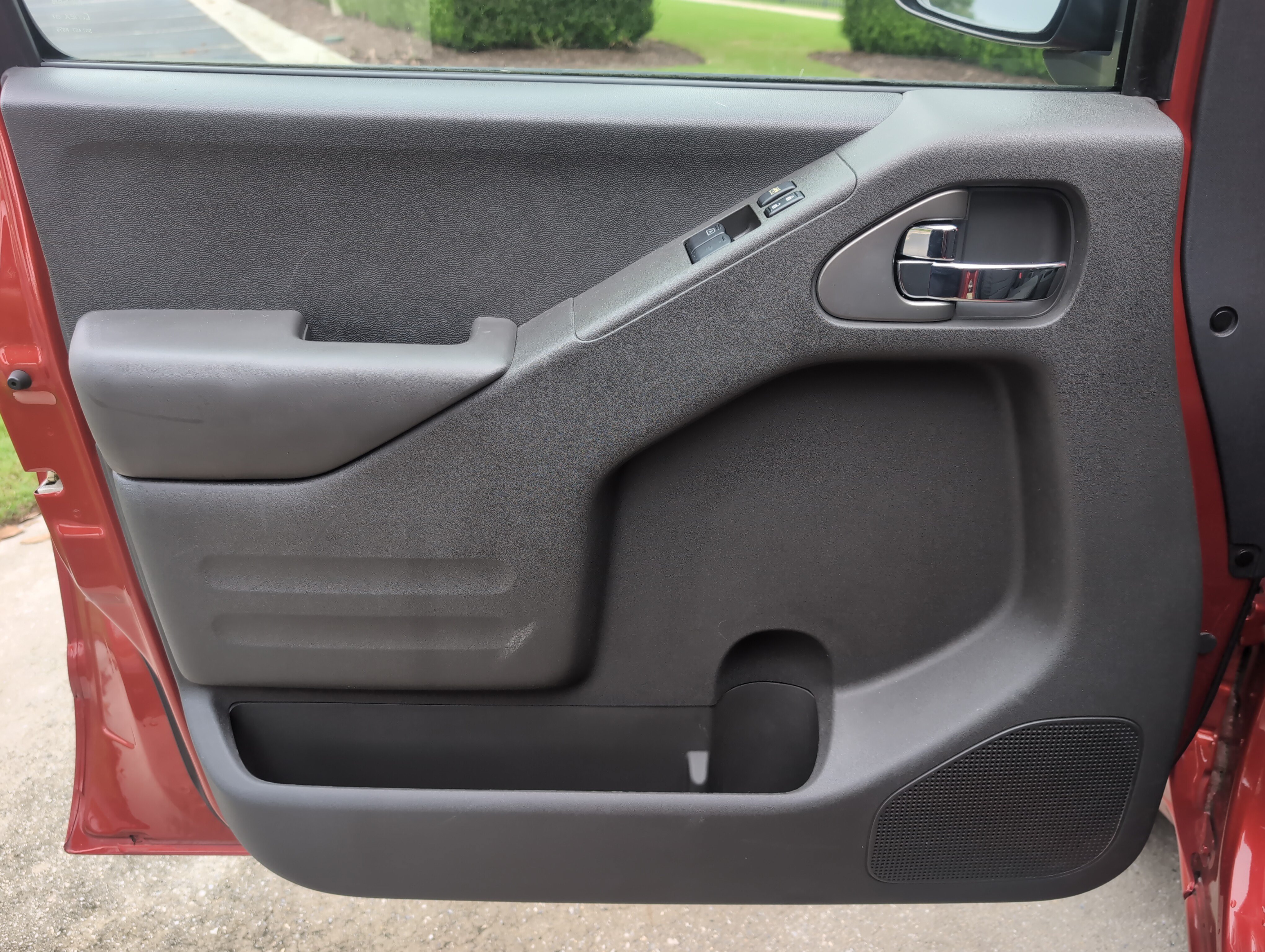 Used 2017 Nissan Frontier SV RWD image 14