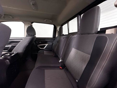 Used 2022 Nissan Titan SV w/ SV Convenience Package RWD image 30