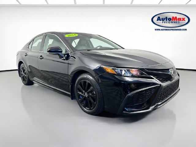 Used 2024 Toyota Camry SE FWD image 1