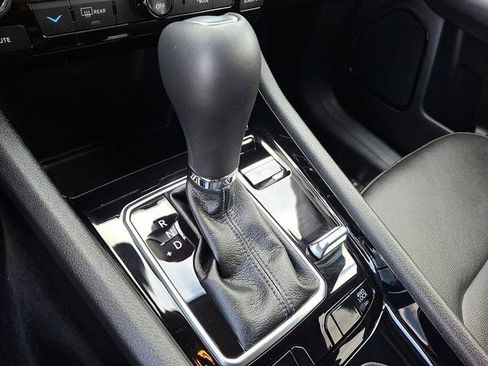 Used 2024 Jeep Compass Limited image 14