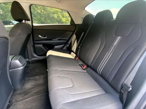 Used 2023 Hyundai Elantra SEL w/ Convenience Package FWD image 27