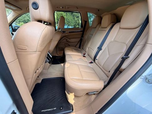 Used 2014 Porsche Cayenne AWD/4WD image 33