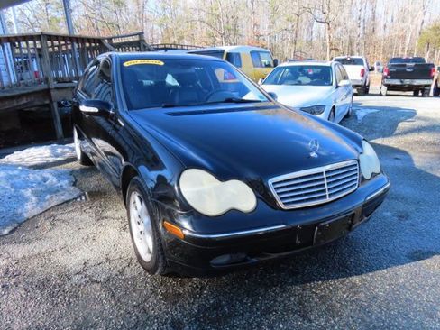 Used 2002 Mercedes-Benz C 320 Sedan image 4