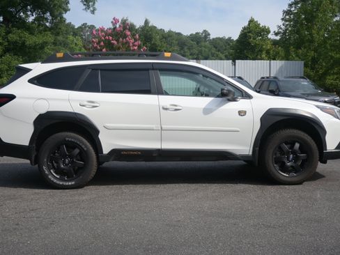 Certified 2025 Subaru Outback Wilderness AWD/4WD image 10