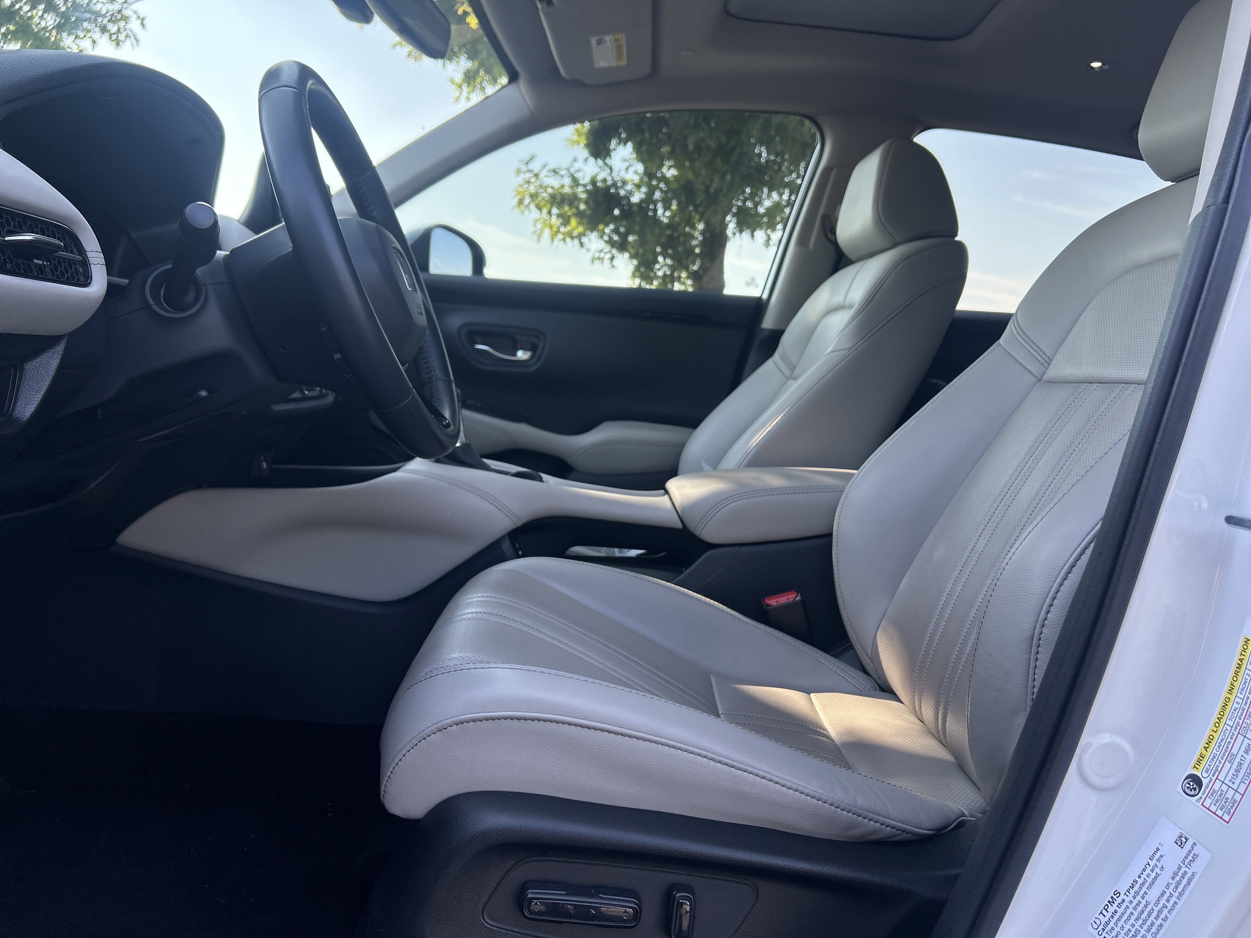 Certified 2025 Honda HR-V EX-L image 24