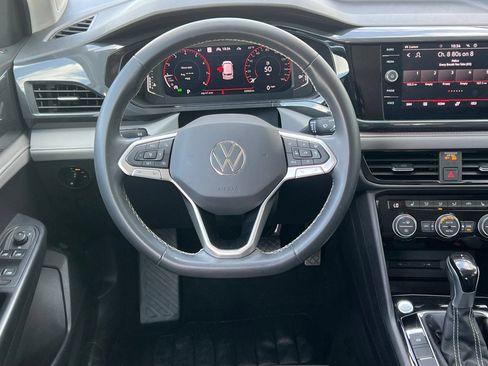 Used 2022 Volkswagen Taos SEL w/ Panoramic Sunroof Package AWD/4WD image 19
