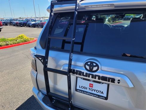 Certified 2020 Toyota 4Runner SR5 Premium image 7