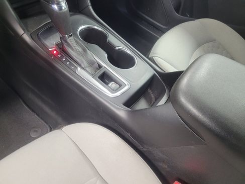 Used 2020 Chevrolet Equinox LS w/ LS Convenience Package FWD image 26