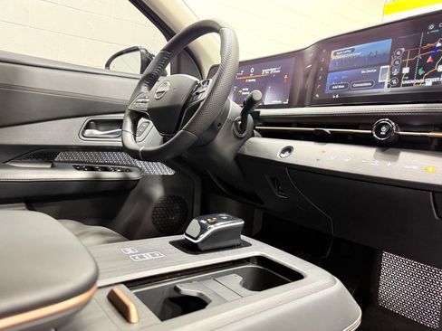 Used 2023 Nissan Ariya AWD image 39