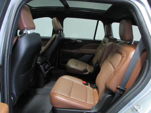 Used 2024 Lincoln Aviator Reserve w/ Jet Package AWD/4WD image 15