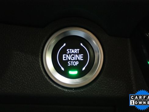 Used 2025 Chevrolet Traverse LT image 30