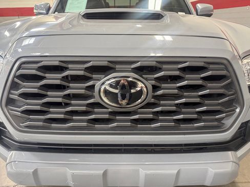 Certified 2020 Toyota Tacoma TRD Sport w/ Technology Package image 23