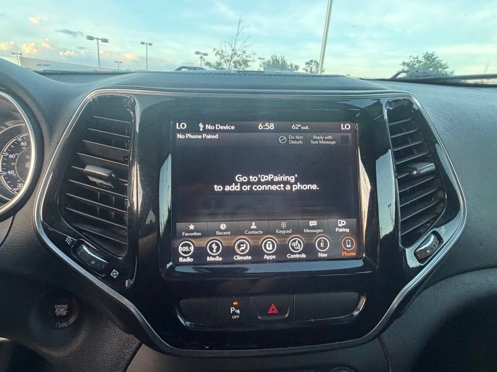 Used 2019 Jeep Cherokee Limited AWD/4WD image 16
