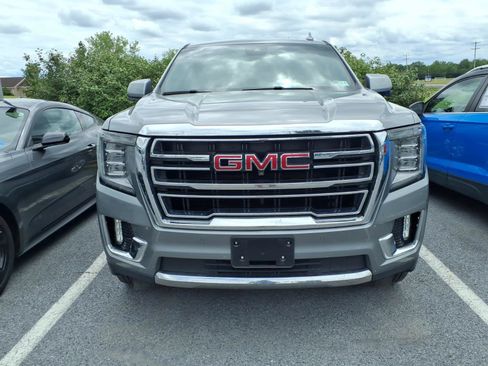 Used 2024 GMC Yukon SLT w/ SLT Luxury Package AWD/4WD image 2