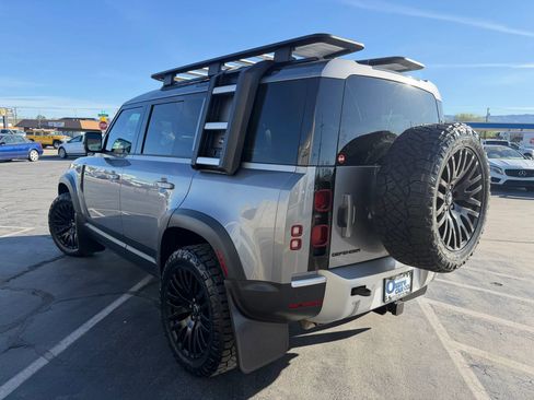 Used 2023 Land Rover Defender 110 S image 5