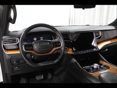 Used 2024 Jeep Grand Wagoneer L Series III AWD/4WD image 6