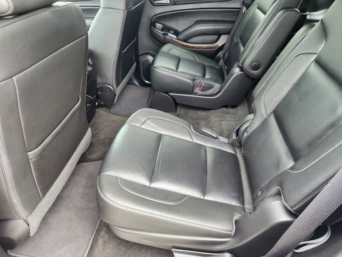 Used 2018 Chevrolet Tahoe LT w/ Luxury Package RWD image 28