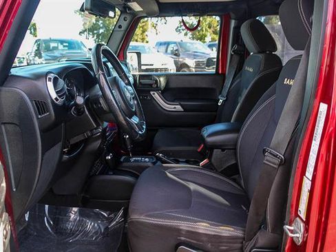 Used 2013 Jeep Wrangler Unlimited Sahara image 18