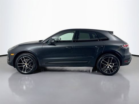 Certified 2025 Porsche Macan image 2