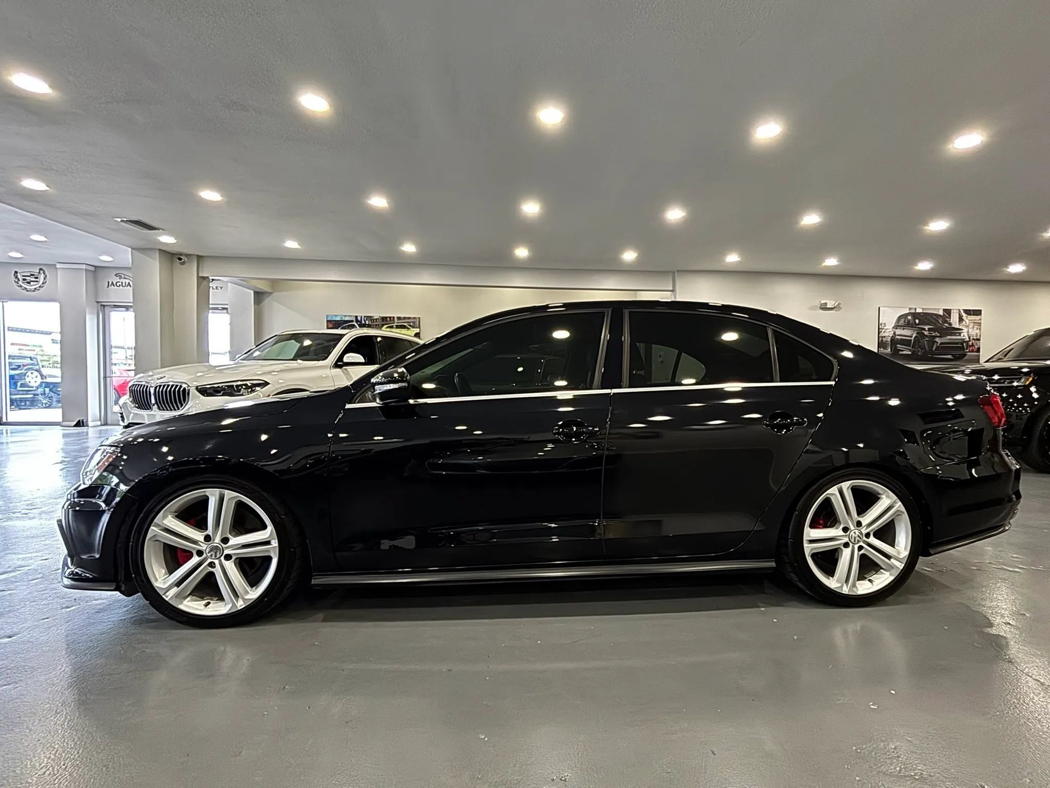 Used 2017 Volkswagen Jetta GLI FWD image 4