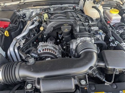 Used 2024 Jeep Wrangler Rubicon w/ Technology Group image 39