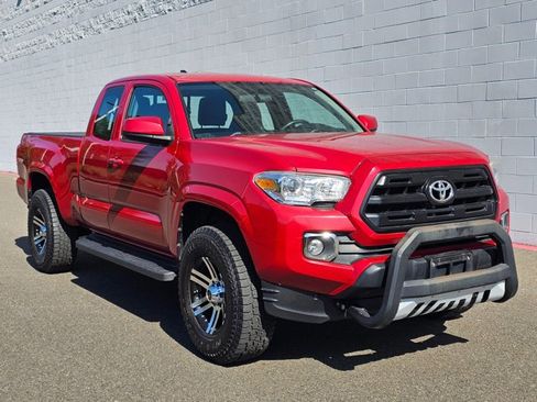 Used 2017 Toyota Tacoma SR w/ SR Convenience Package AWD/4WD image 7