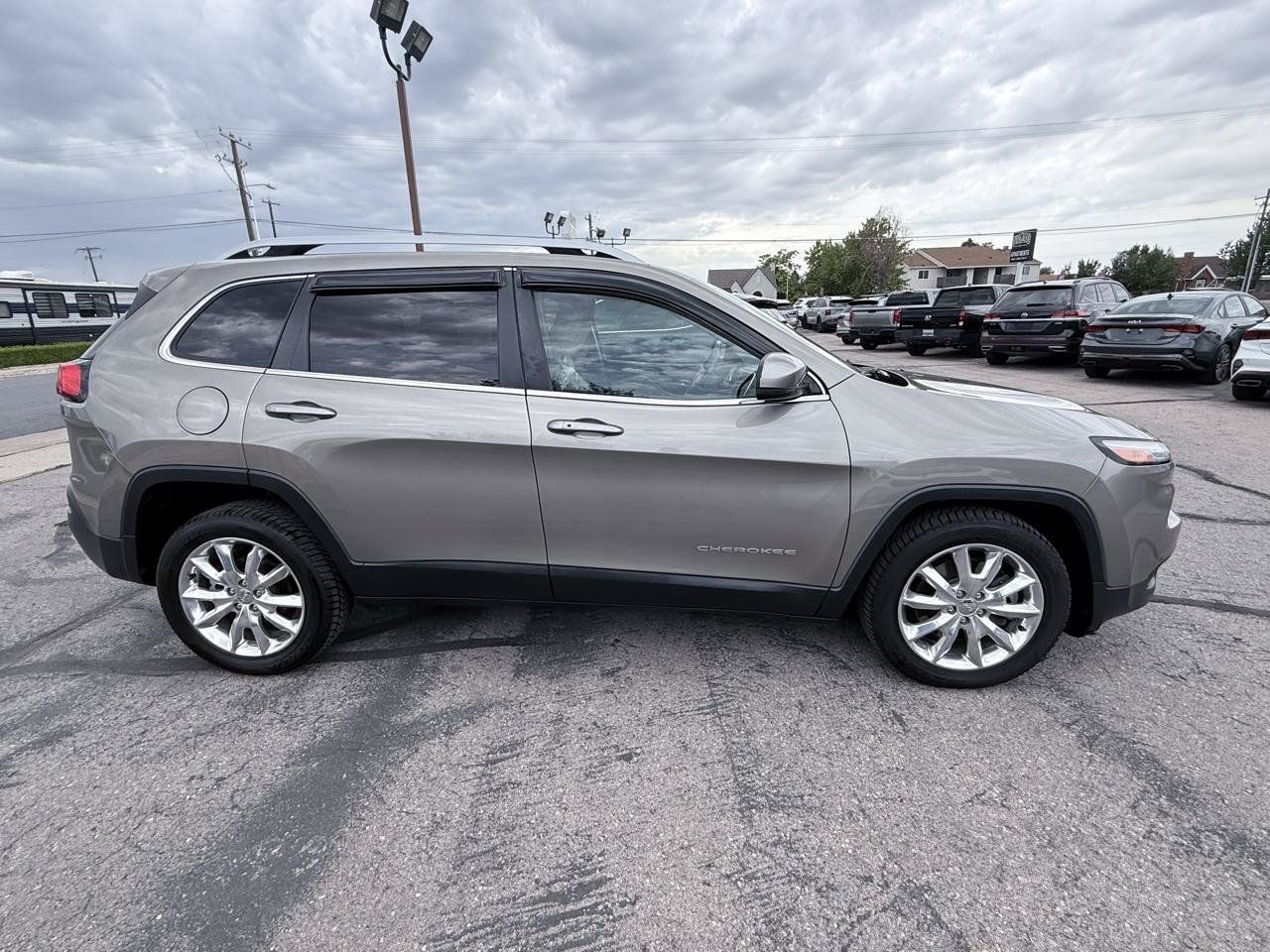 Used 2016 Jeep Cherokee Limited FWD image 6