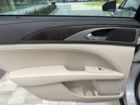Used 2019 Lincoln MKZ Reserve FWD image 15