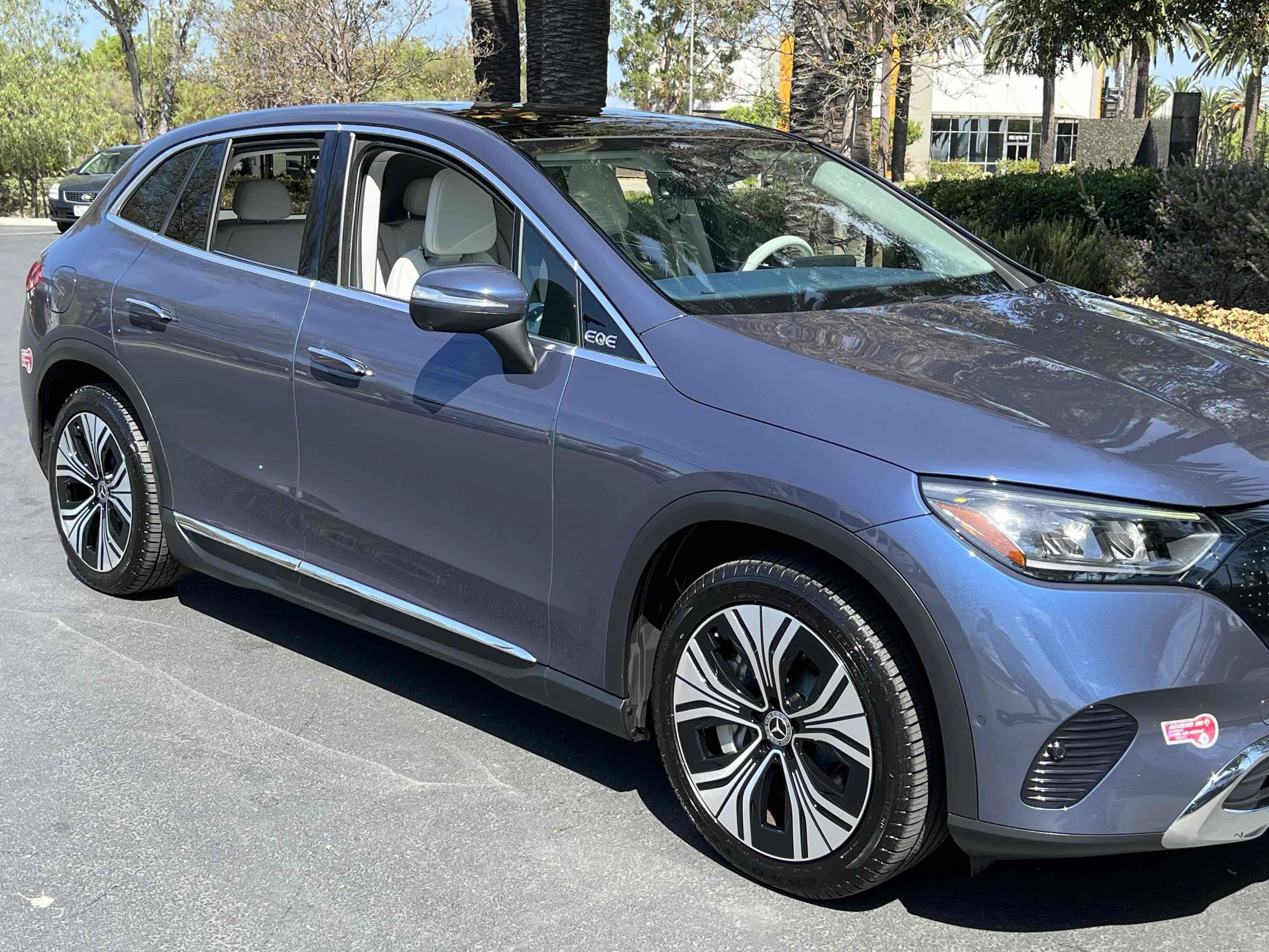 Used 2023 Mercedes-Benz EQE 350+ SUV w/ Exclusive Trim Package image 40