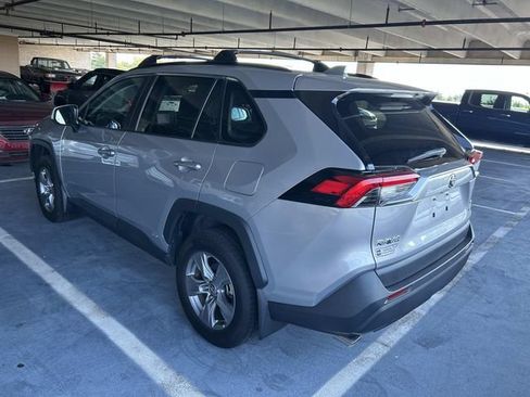 Used 2022 Toyota RAV4 XLE w/ Convenience Package AWD/4WD image 3