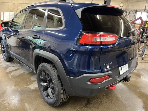 Used 2018 Jeep Cherokee Trailhawk w/ Quick Order Package 27L AWD/4WD image 6