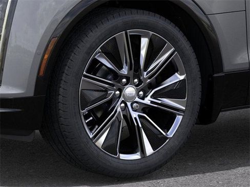 New 2025 Cadillac Lyriq Luxury image 9