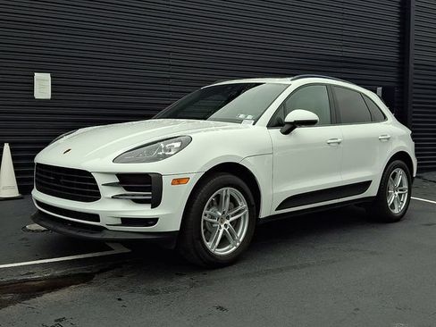 Certified 2021 Porsche Macan AWD/4WD image 1