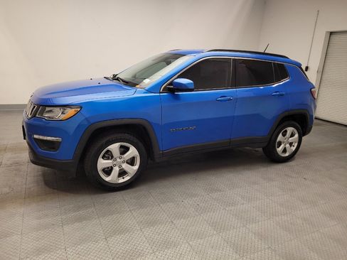 Used 2018 Jeep Compass Latitude w/ Cold Weather Group AWD/4WD image 2