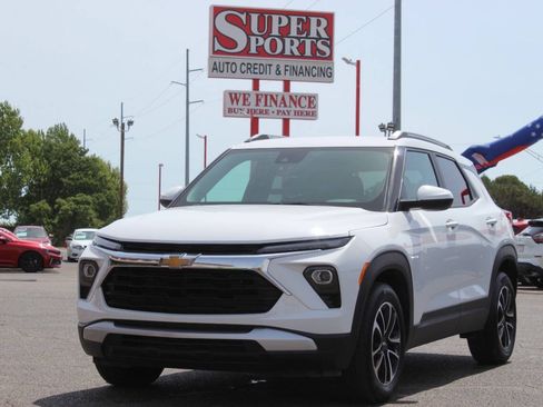 Used 2025 Chevrolet TrailBlazer LT FWD image 7
