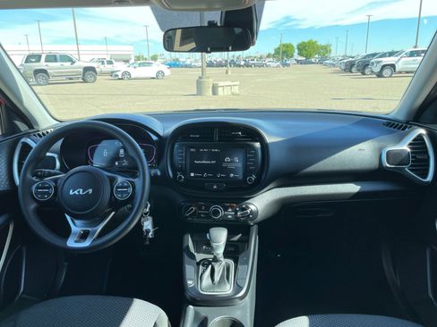 Used 2025 Kia Soul LX w/ LX Technology Package image 33