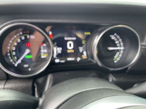 Used 2023 Jeep Wrangler Unlimited Sahara w/ Cold Weather Group AWD/4WD image 18